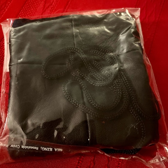 Italian Lamb Skin 2 Zipper Case 4” x 4” - Picture 2 of 2